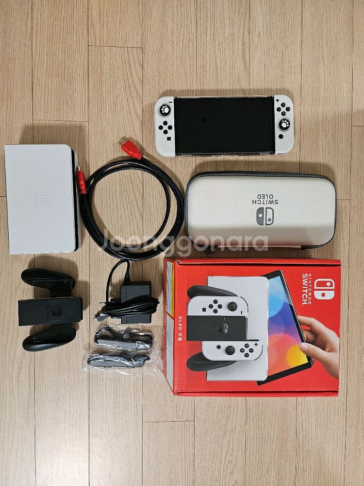 닌텐도 스위치 OLED(올레드) 화이트 팝니다--1