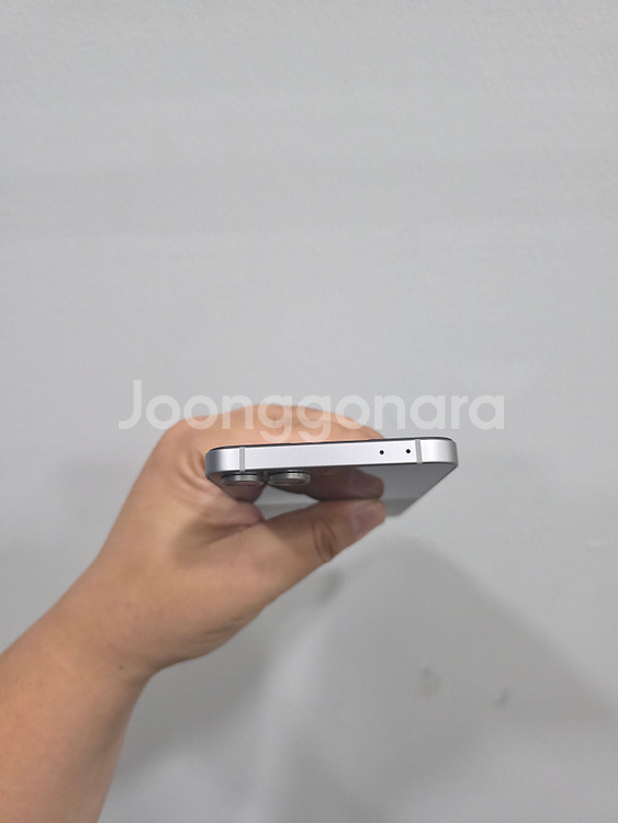 갤럭시 Z플립6 실버쉐도우 256기가 A급 팝니다--4