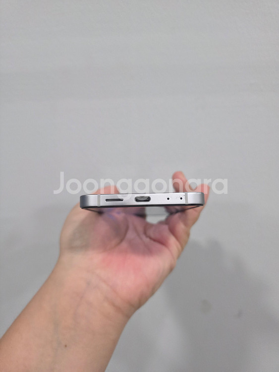 갤럭시 Z플립6 실버쉐도우 256기가 A급 팝니다--5