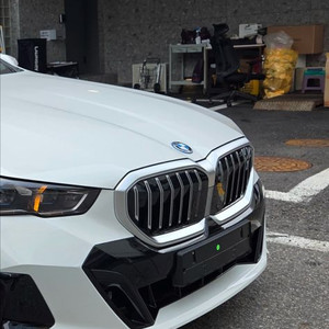bmw g60 키드니그릴( 25년형 신형)