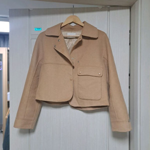 (여성의류) 어나더라운지 베이지색 자켓 팝니다