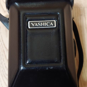 yashica mat-124 g