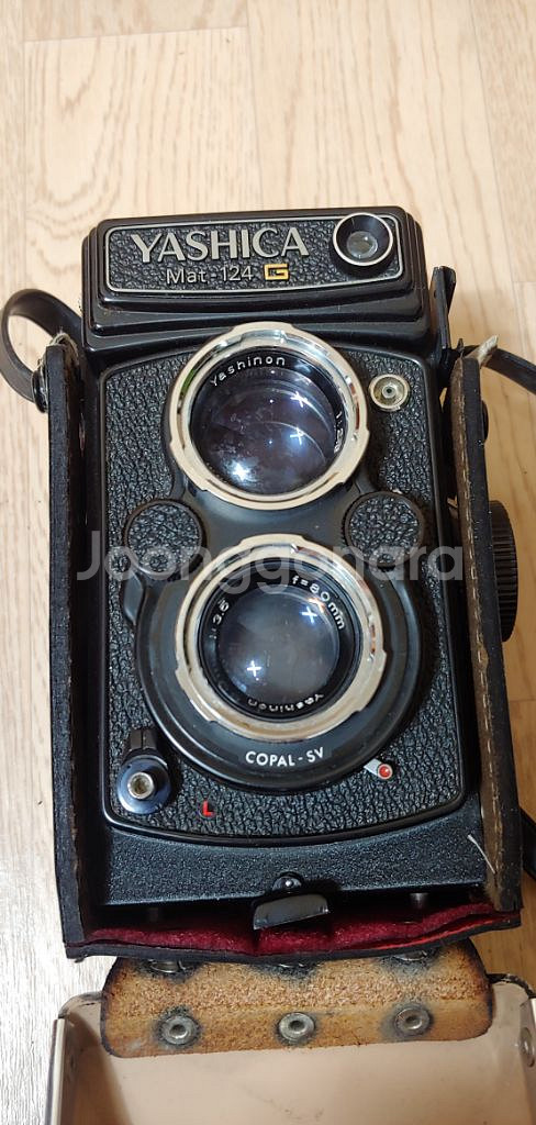 yashica mat-124 g--0