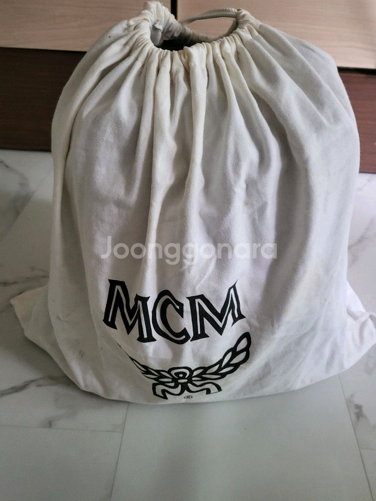 MCM 한정판 혼슈탄튜리스 스터드백팩--8