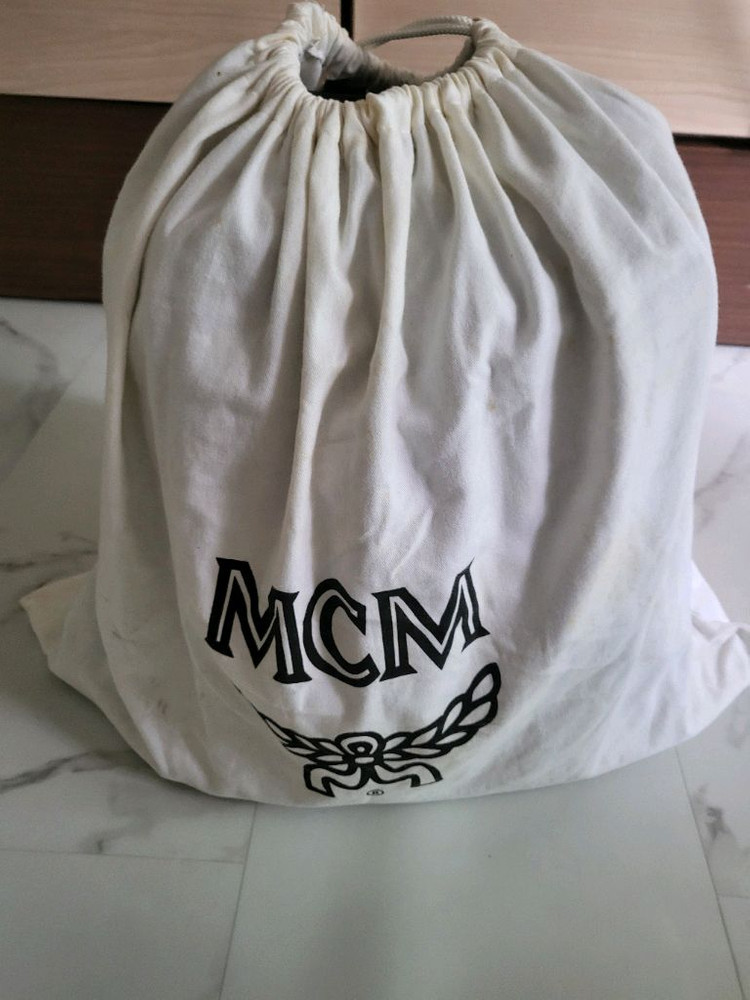 MCM 한정판 혼슈탄튜리스 스터드백팩 이미지