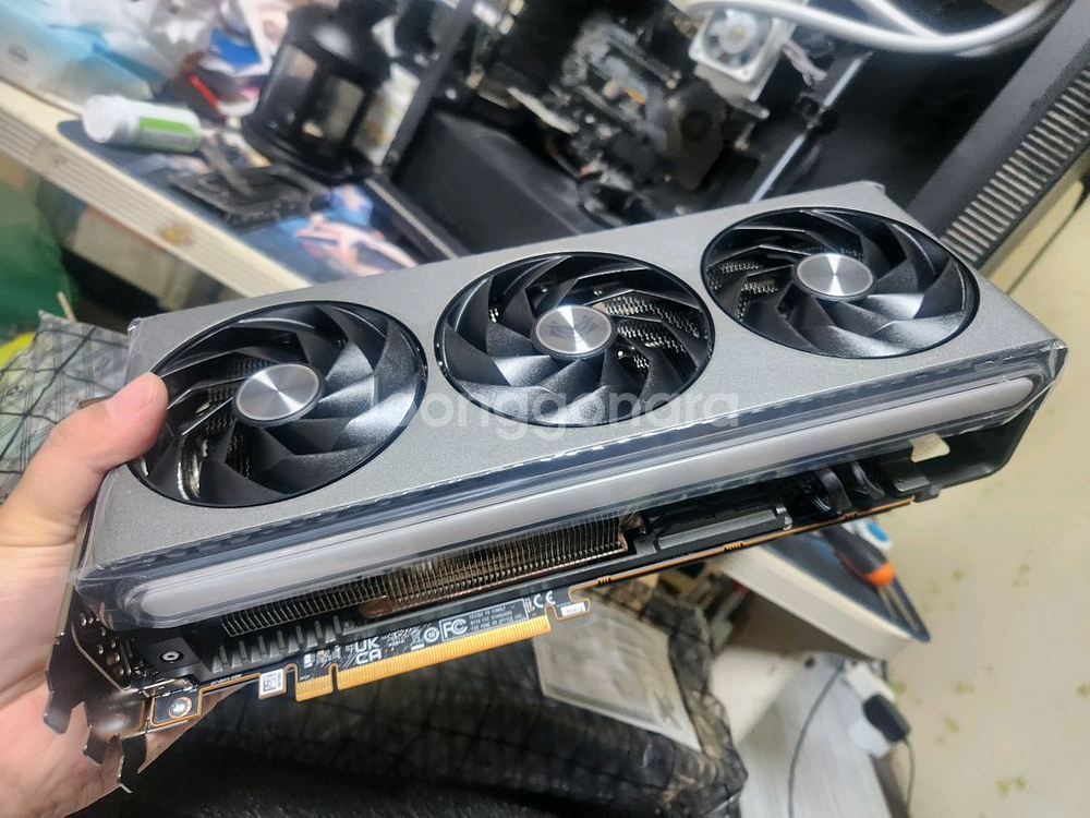 라데온 RX 7900 XTX 니트로+(25년8주차생산)--1