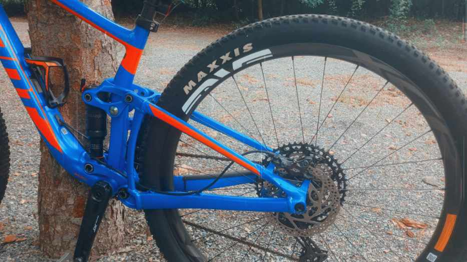 자이언트 풀샥 산악자전거 이미지