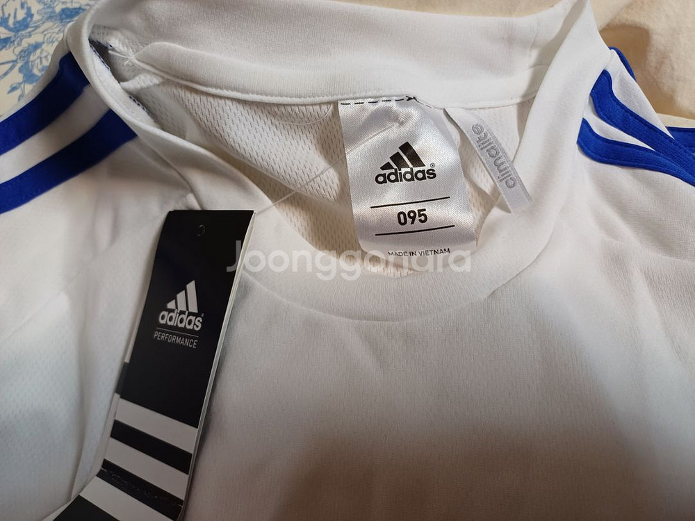 새상품 adidas 아디다스 반팔티셔츠--3