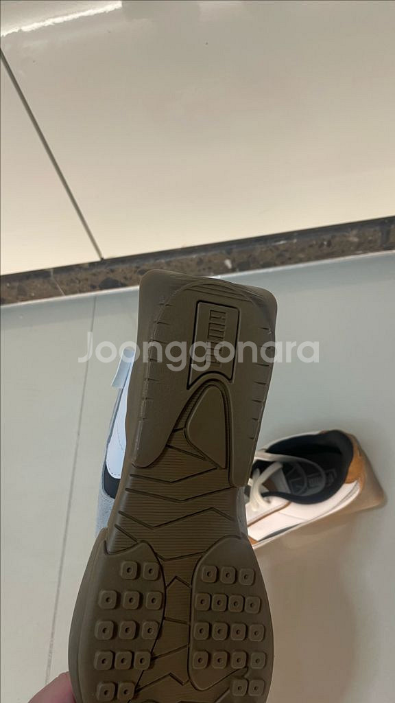 [새상품] 푸마 베이더론 화이트 검 280사이즈!--2