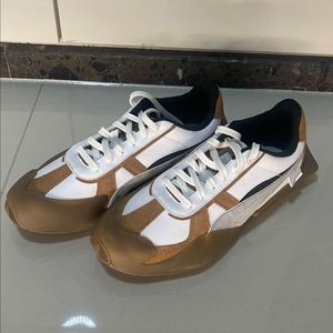 [새상품] 푸마 베이더론 화이트 검 280사이즈!