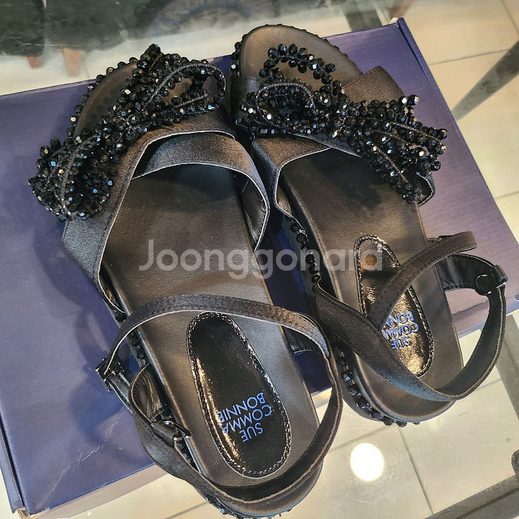 (가격내림)옷방정리! 슈콤마보니 소노로스 샌들 새상품--0