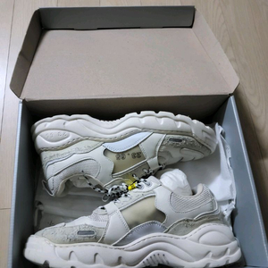 23.65 운동화