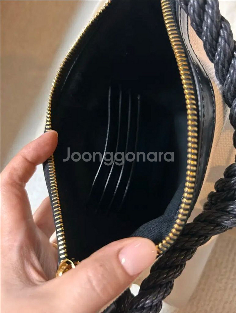 마르니 캔버스 마르셀 파우치(새상품)--1