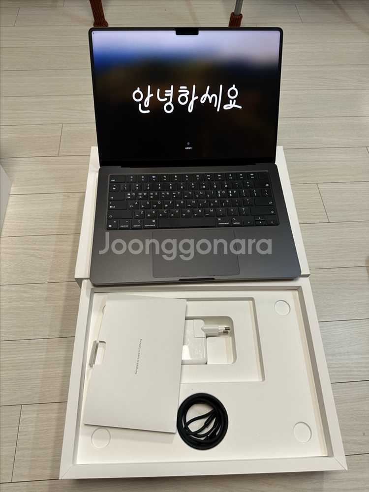 맥북 프로 M3 pro 14인치 18gb 512ssd--0