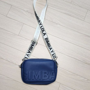 Bimba Y Lola 빔바이롤라 레더 로고크로스백