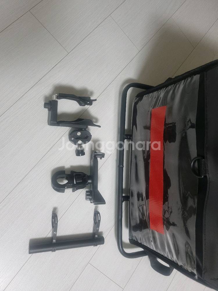 배달가방 50리터 자석파티션3개 안장받침틀 풀셋팅 팝니--2