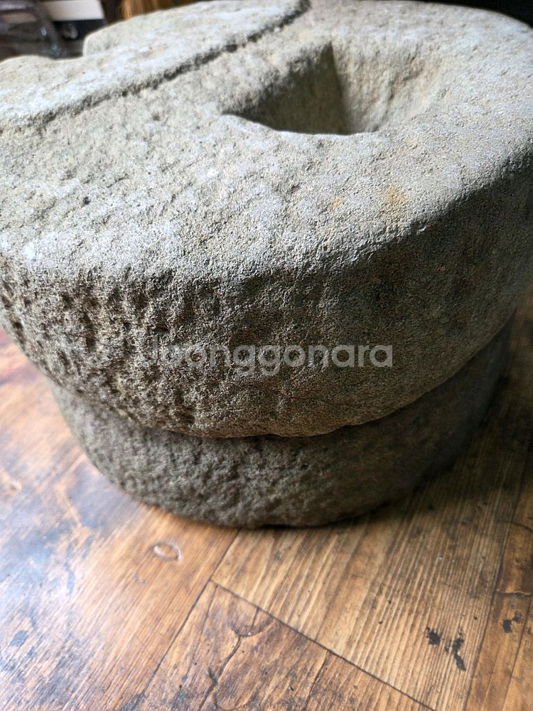 옛날멧돌(풀뫼)--1