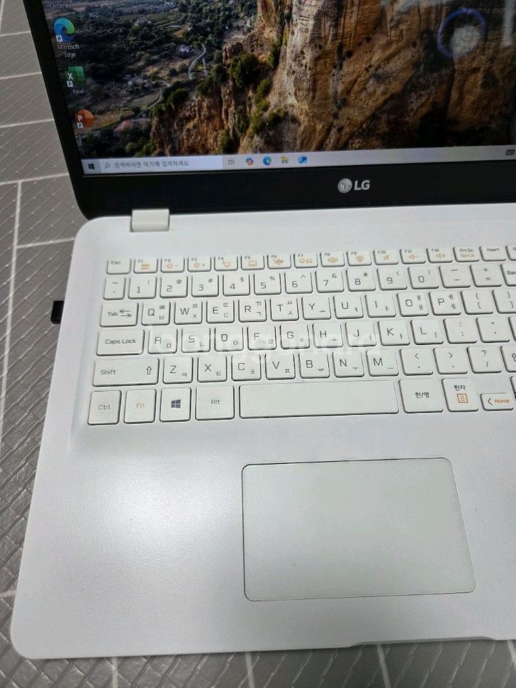 노트북 LG 울트라PC 15U590-GR3HK--6