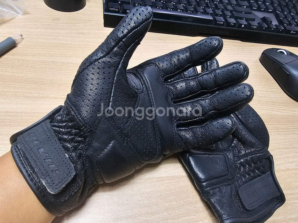 레빗 타공 가죽 장갑 바이크 오토바이 글로브--1