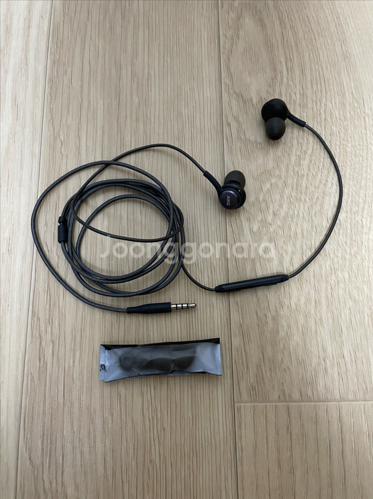 AKG 유선 이어폰--0