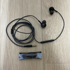 AKG 유선 이어폰
