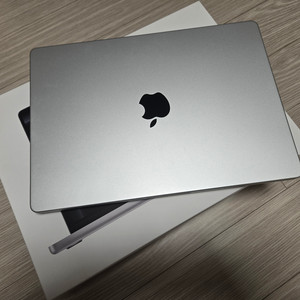 맥북프로 M4 14인치 16GB/512GB 새상품급