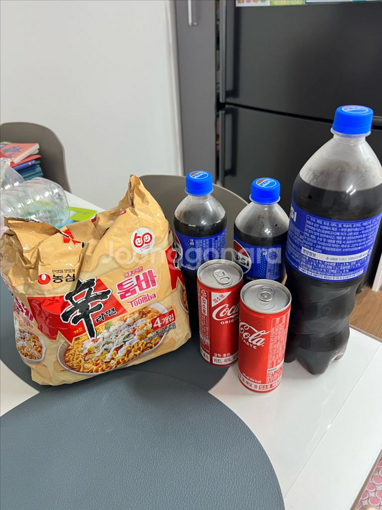 콜라 및 투움바 라면 일괄판매합니다--0