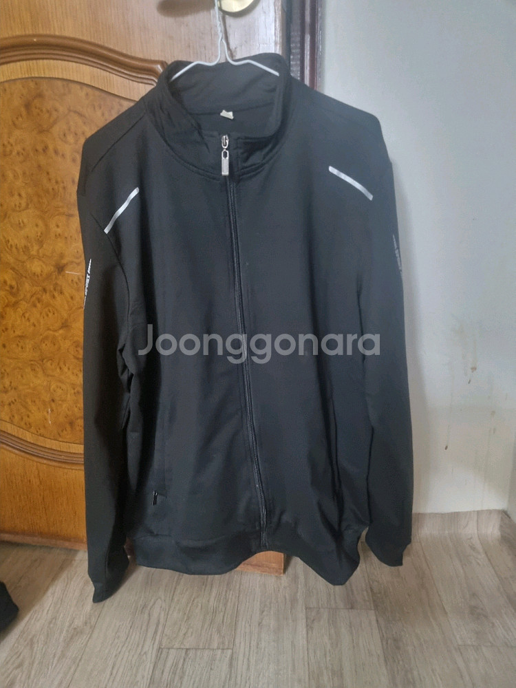 블랙트랙탑저지트레이닝점퍼. XL--0