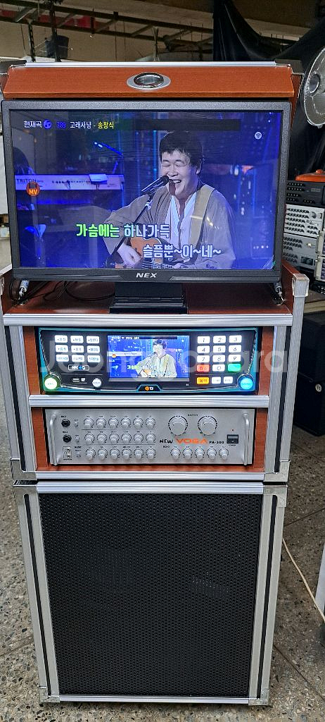 태진 노래방반주기 이동식세트 판매합니다--0