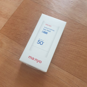 마녀공장 히알루론 하이드레이팅 선스틱 18g
