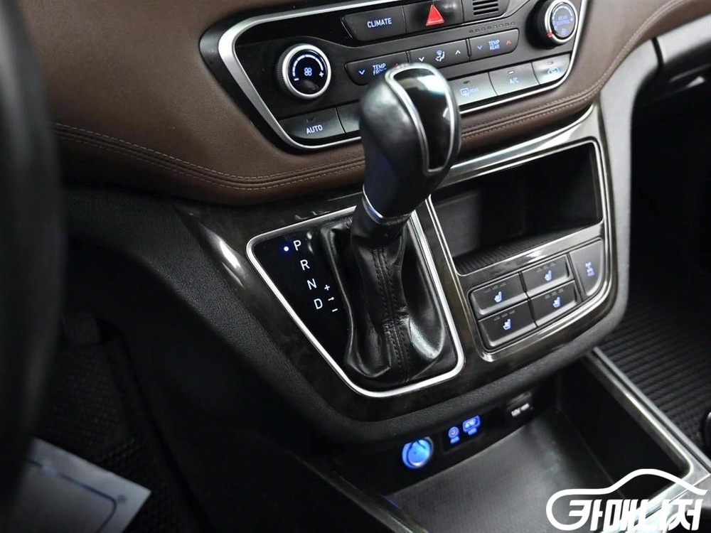 [현대]더 뉴 그랜드 스타렉스 4WD 어반 9인승 익스--8