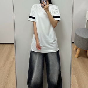 나이키 스우시 자수로고 드라이핏 화이트 반팔 티셔츠