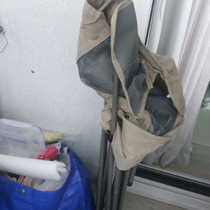 캠핑 릴렉스 체어 팝니다