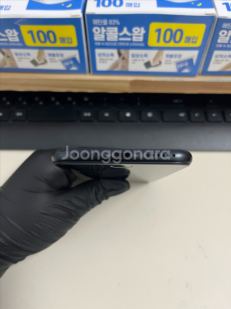 아이폰Se2 256G 블랙 SSS급!--3