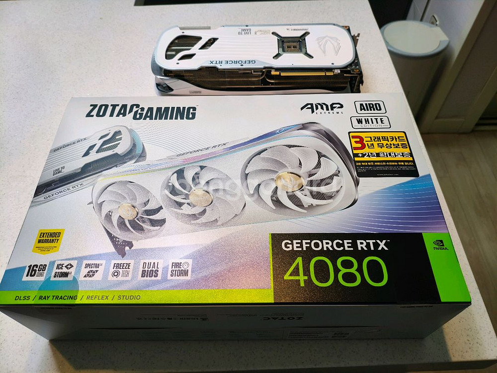 조탁 rtx4080 화이트--0