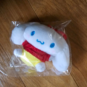 이디야 짱구 시나모롤 키링인형 1개 미개봉새것