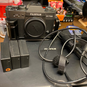 Fuji X-T30 차콜바디 판매합니다.