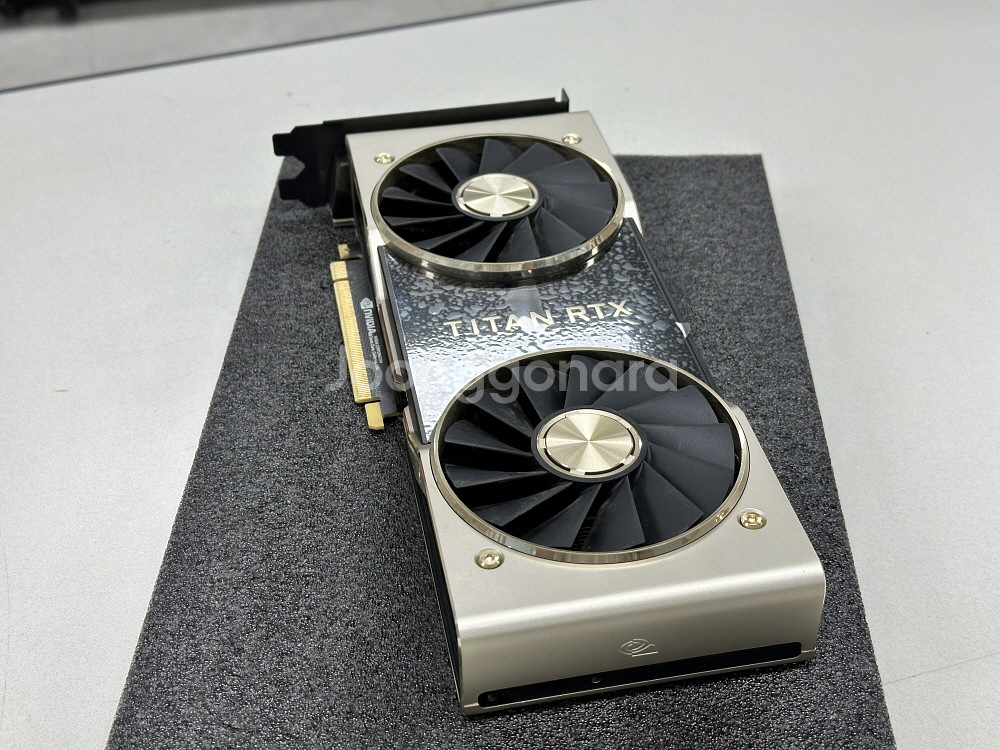 Nvidia GeForce RTX Titan 24GB--1