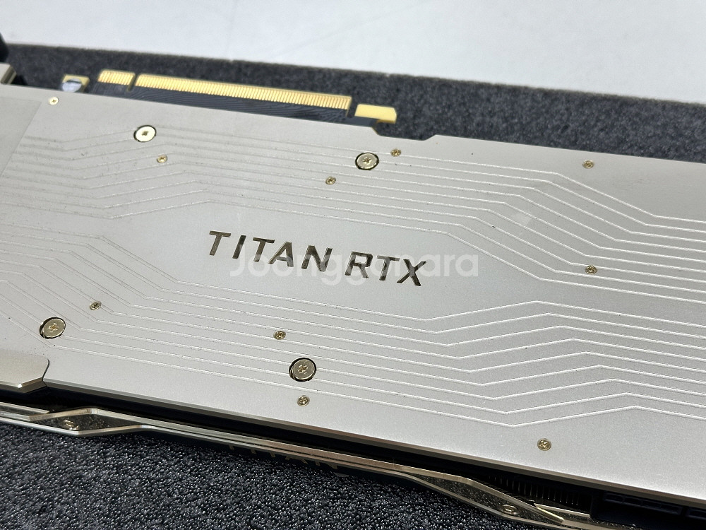 Nvidia GeForce RTX Titan 24GB--4