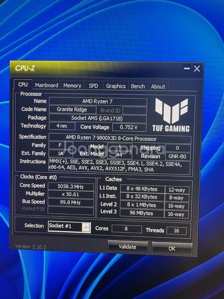 Ryzen 7 9800X3D + RTX 5080--1