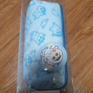 짱구 필통 판매합니다.