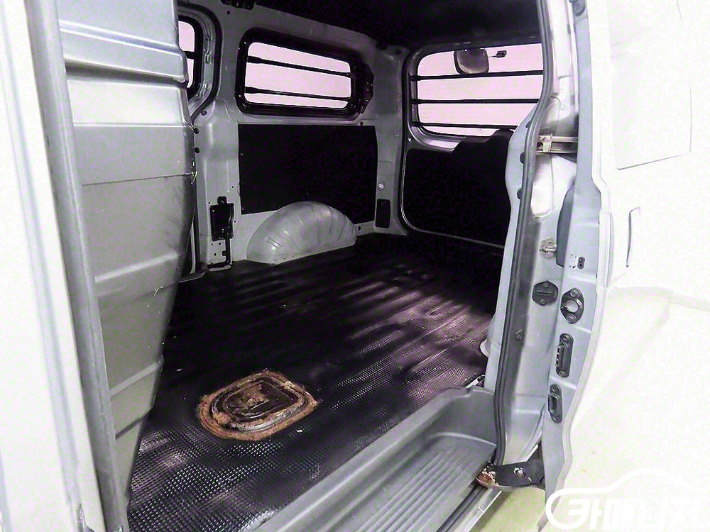 [현대]더 뉴 그랜드 스타렉스 2WD 밴 3인승 LPi 이미지