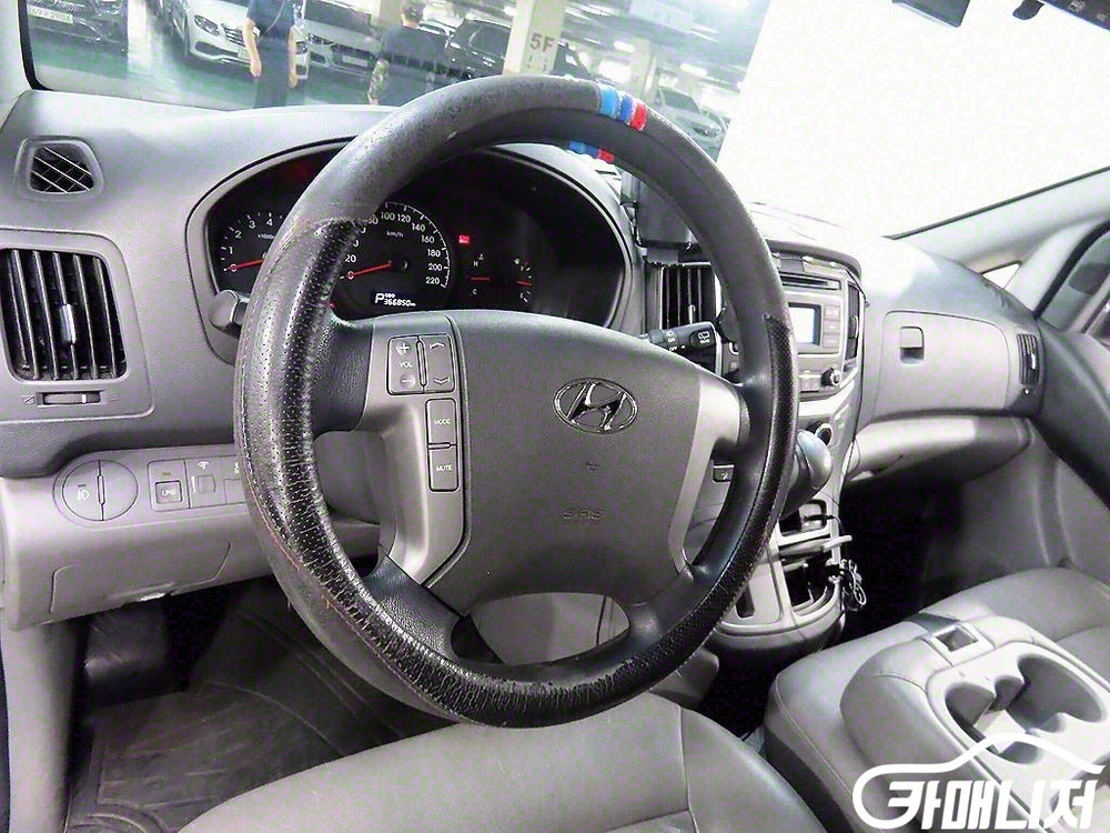 [현대]더 뉴 그랜드 스타렉스 2WD 밴 3인승 LPi 이미지