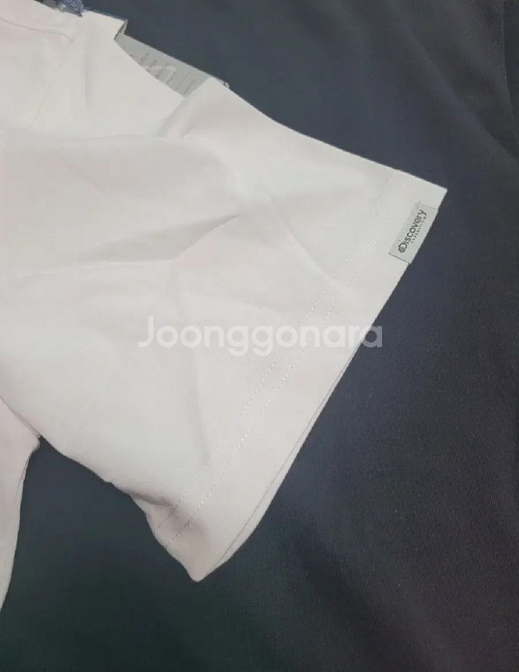 새상품)디스커버리 공용 오버핏 반팔티 95--5