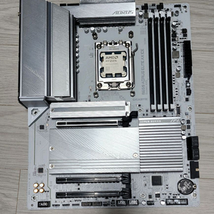 라이젠 9600x, b650 어로스 엘리트(택포)