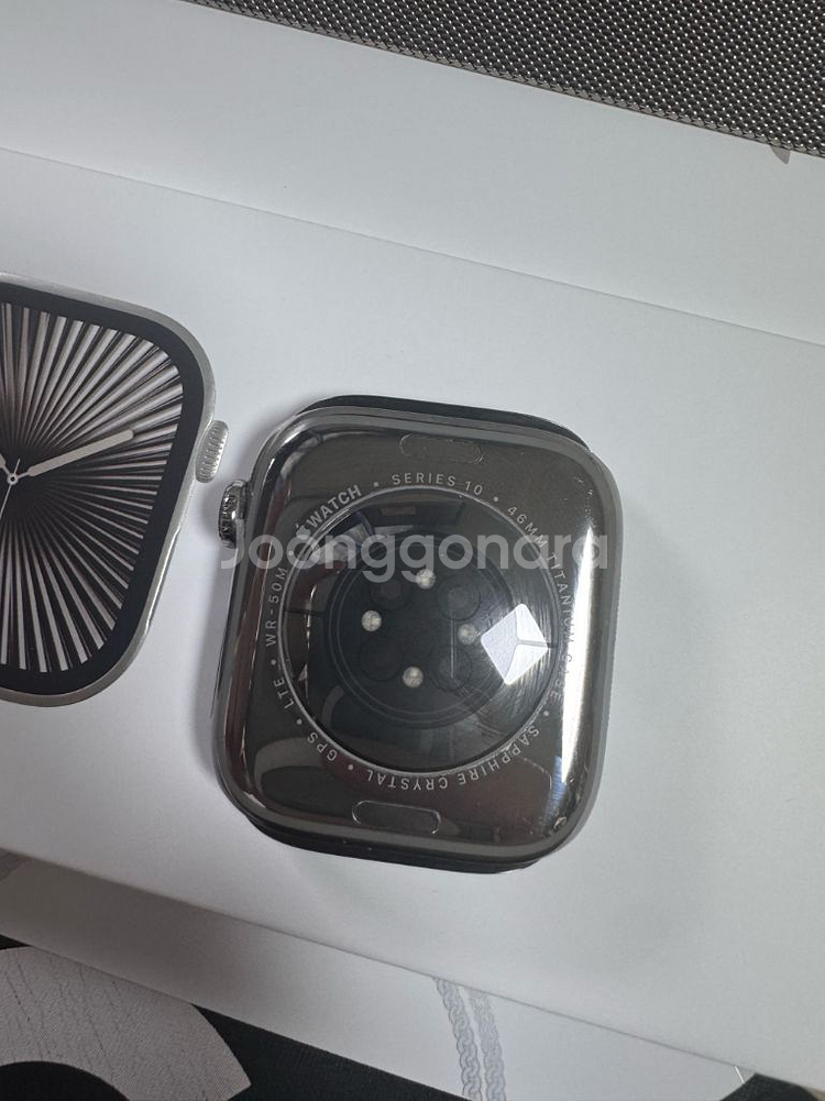 애플워치10 46mm 티타늄 내추럴--1