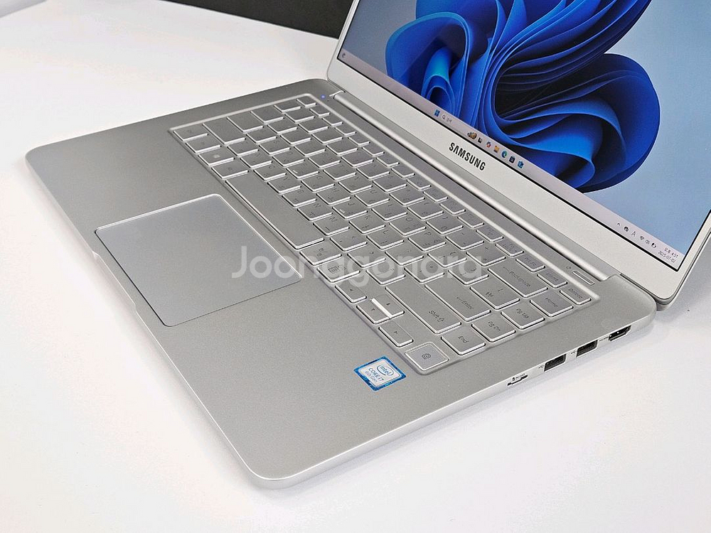 삼성올웨이즈9 15인치 i7/인텔VGA UHD620탑재--2