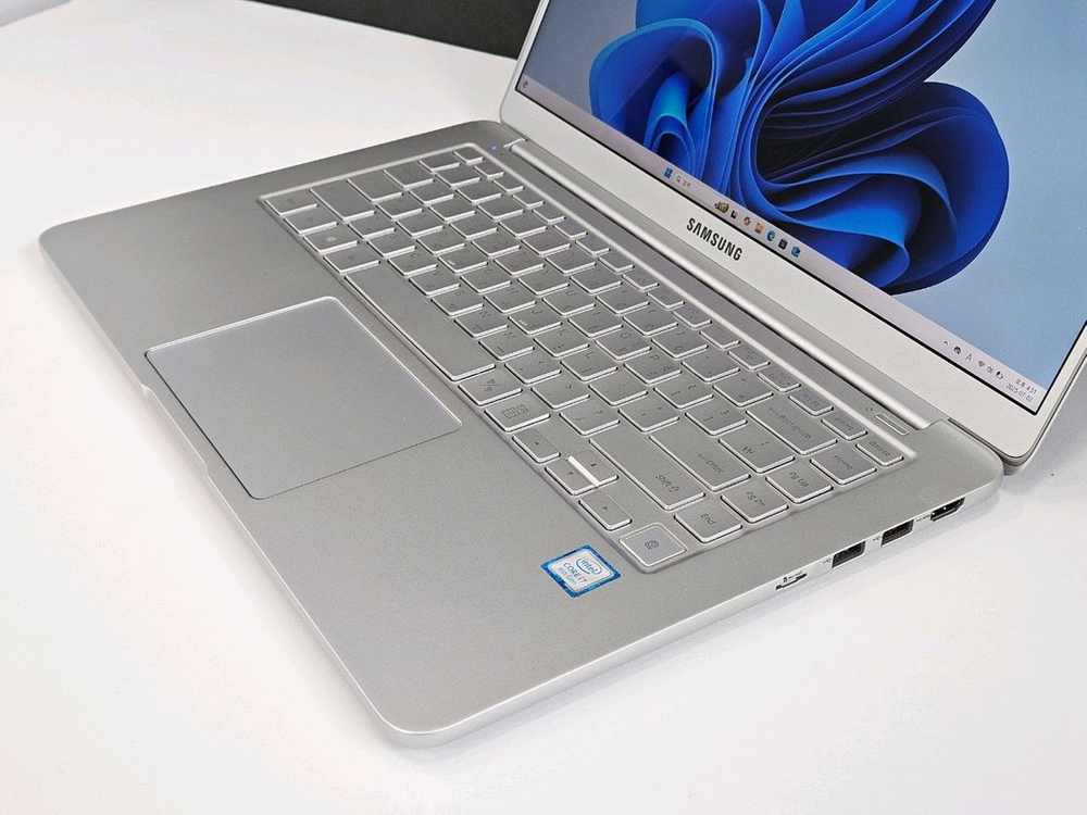 삼성올웨이즈9 15인치 i7/인텔VGA UHD620탑재 이미지