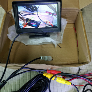 후방카메라 + 4.3인지 모니터셋 팝니다