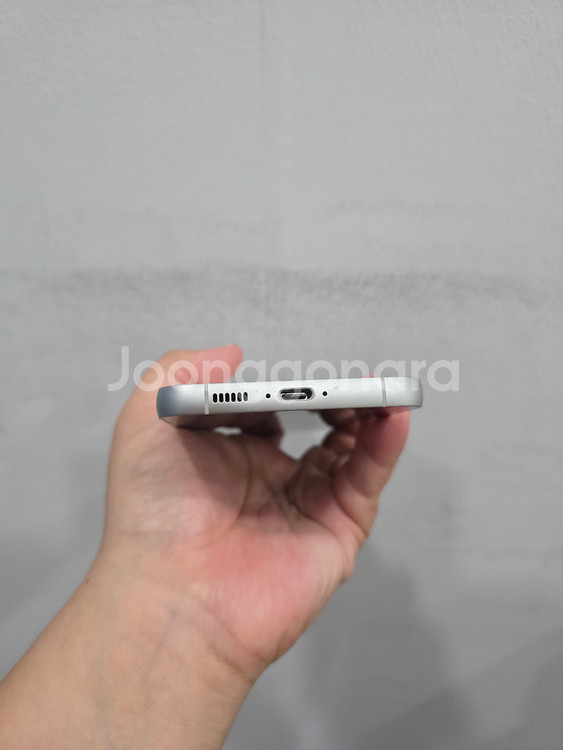 갤럭시 S23FE 화이트 256기가 A급 팔아요~--5